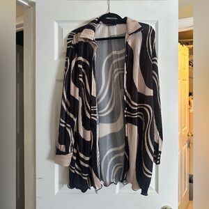 PrettyLittleThing Black and Cream Long Sleeve Dress